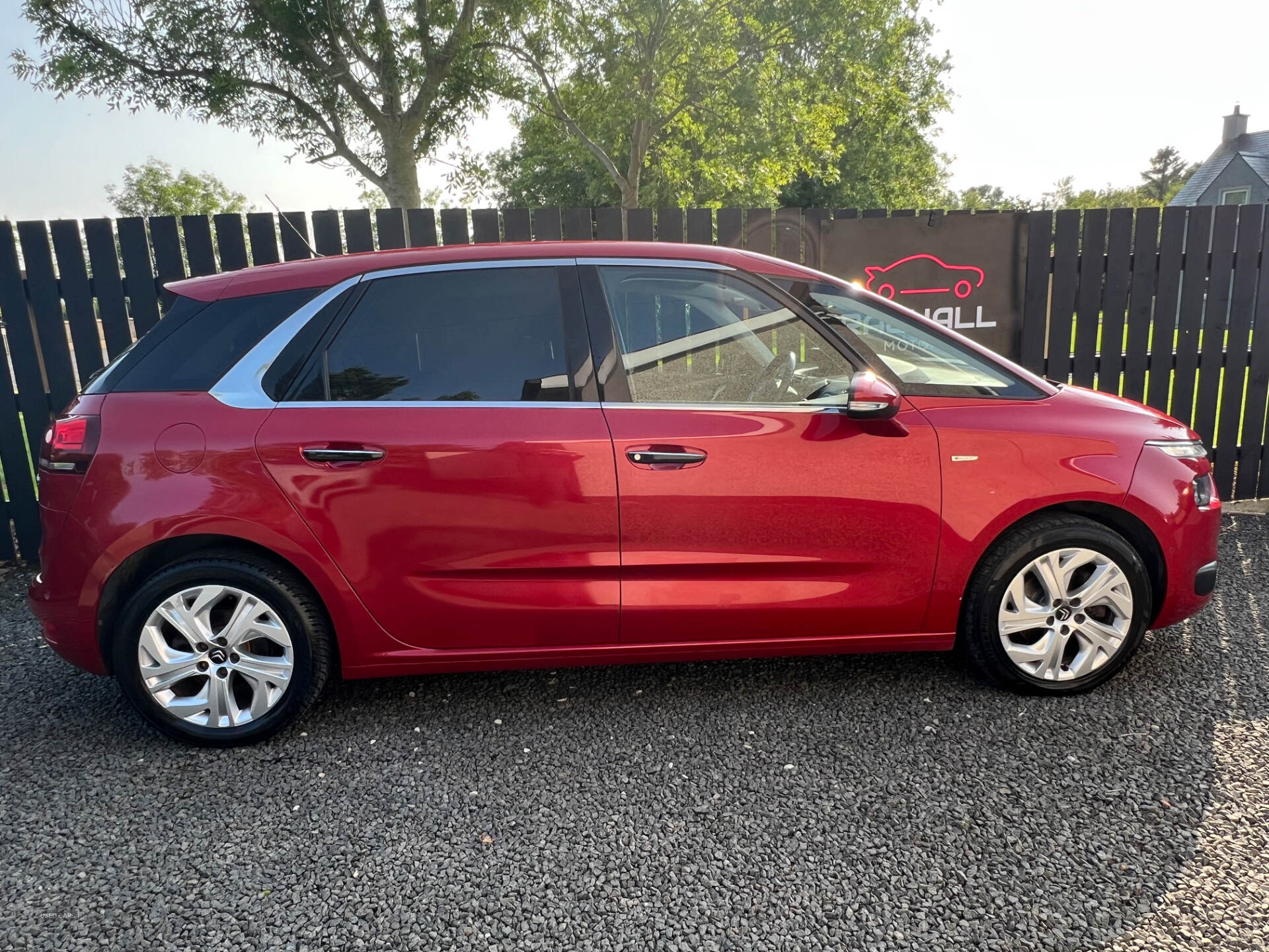 Jan 2014 Citroen C4 Picasso 1.6 e-HDi 115 Airdream Exclusive+ 5dr