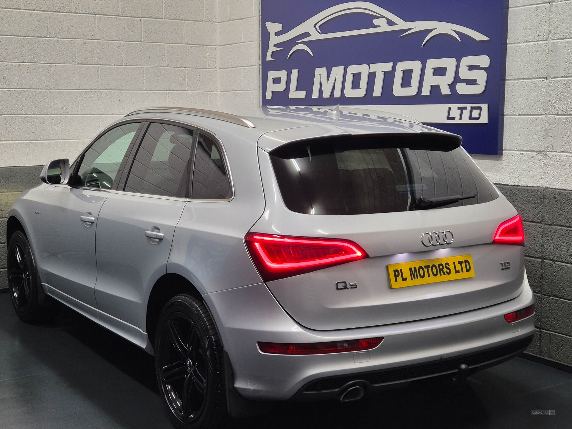 Feb 2013 Audi Q5 2.0 TDI Quattro S Line Plus 5dr S Tronic