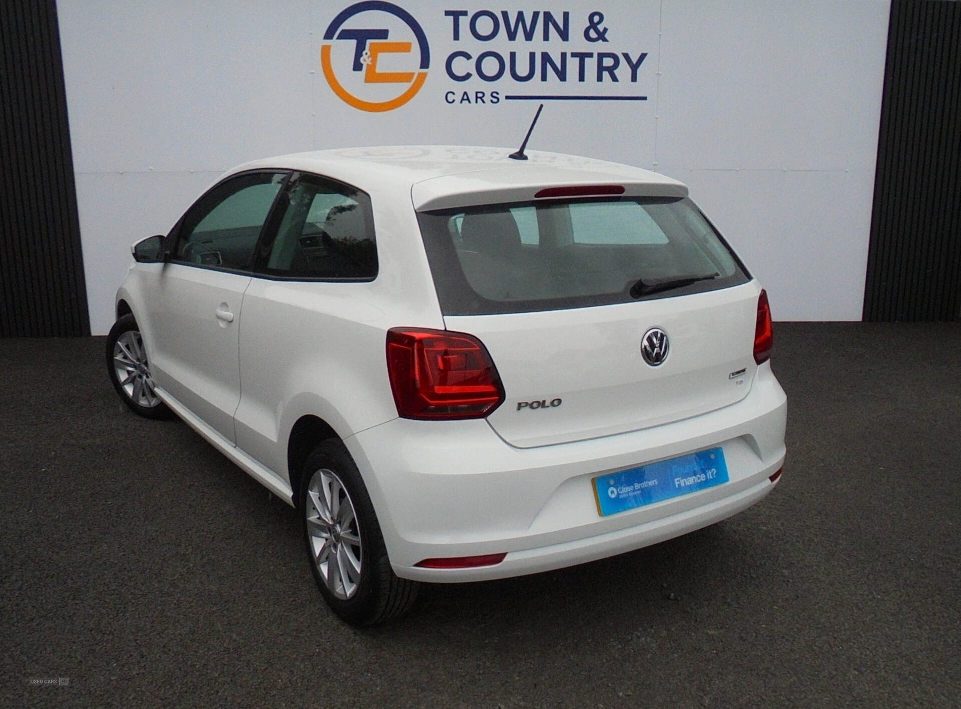 Apr 2015 Volkswagen Polo 1.0 75 SE 3dr
