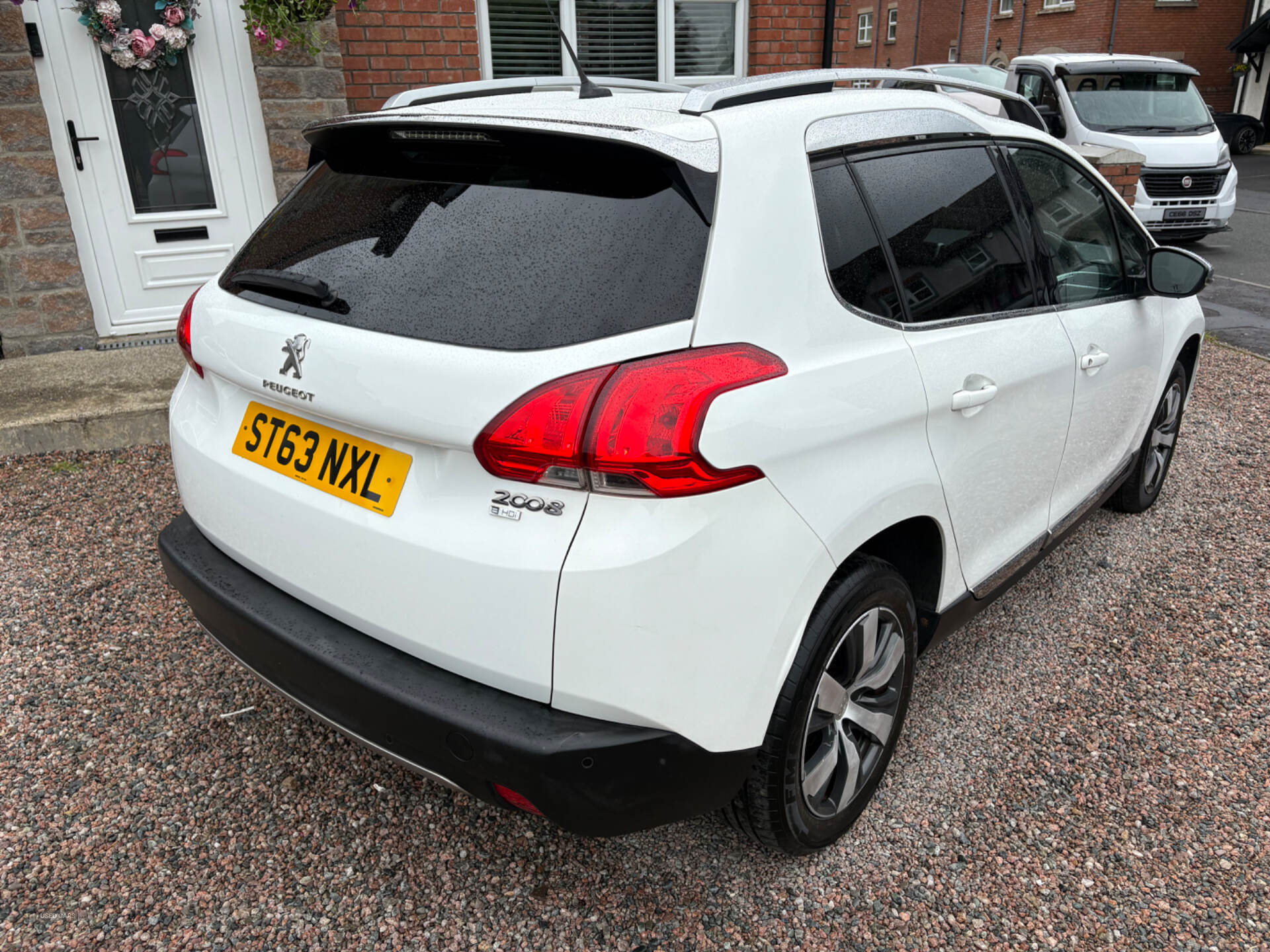 Feb 2014 Peugeot 2008 1.6 e-HDi Allure 5dr