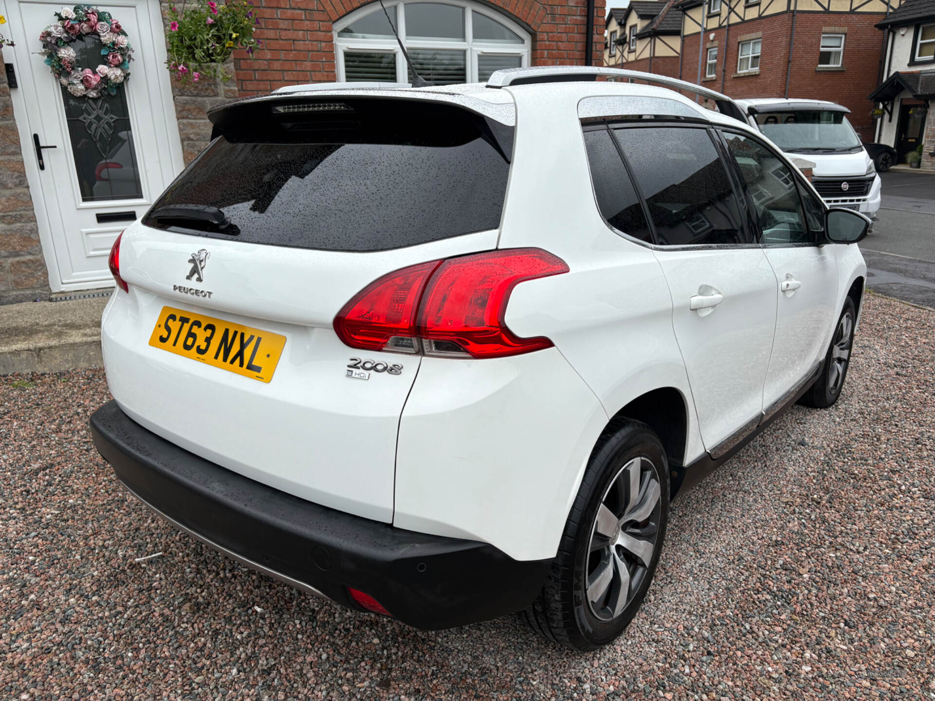 Feb 2014 Peugeot 2008 1.6 e-HDi Allure 5dr