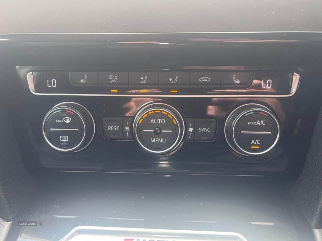 Aug 2017 Volkswagen Arteon 2.0 BiTDI SCR 240 Elegance 5dr 4MOTION DSG
