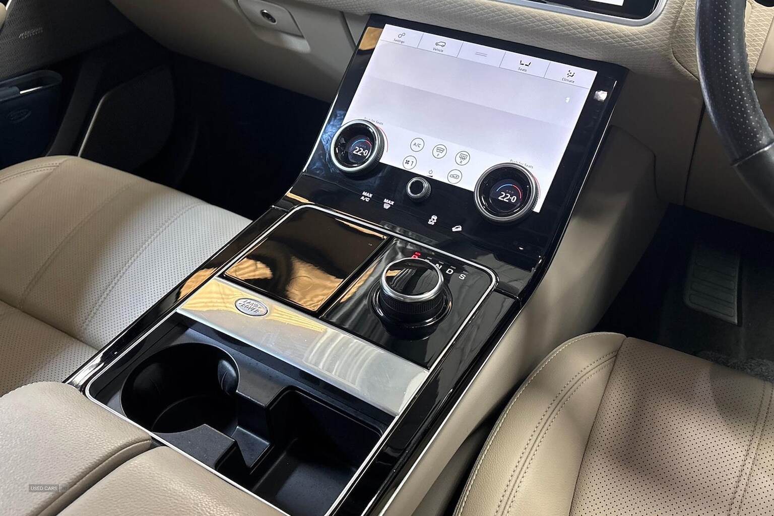 May 2019 Land Rover Range Rover Velar 2.0 P250 Se 5Dr Auto