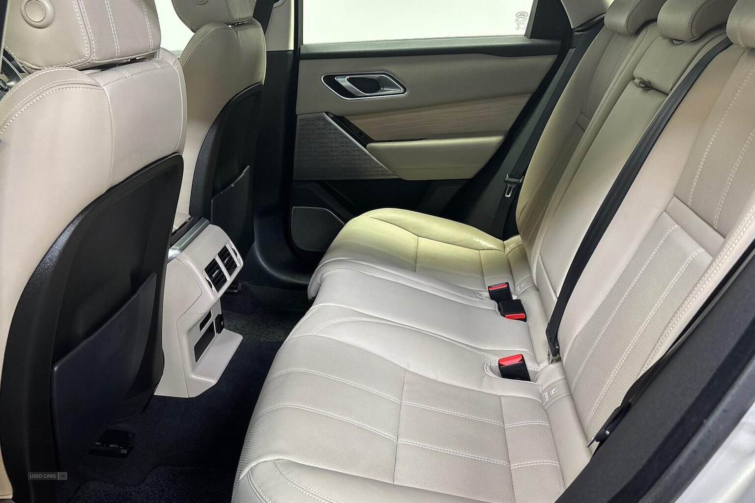 May 2019 Land Rover Range Rover Velar 2.0 P250 Se 5Dr Auto