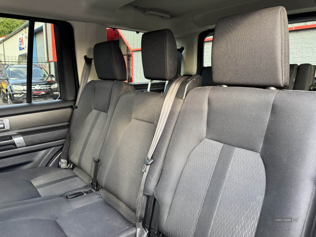 Jan 2015 Land Rover Discovery 3.0 SDV6 SE 5dr Auto