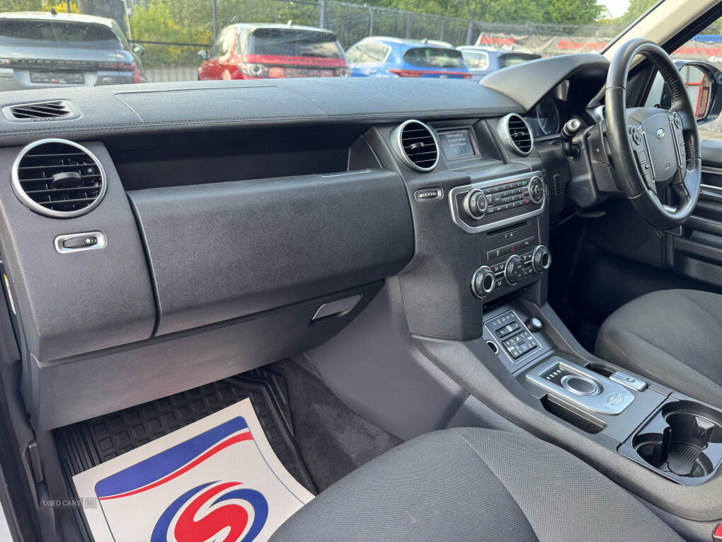 Jan 2015 Land Rover Discovery 3.0 SDV6 SE 5dr Auto