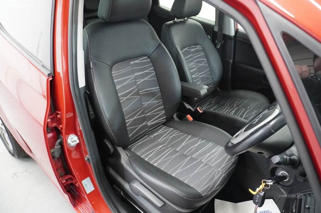 Feb 2019 Kia Venga 1.6 3 5dr Auto [6]