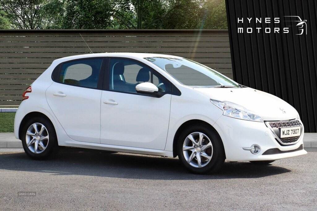 Nov 2014 Peugeot 208 1.0 VTi Active 5dr