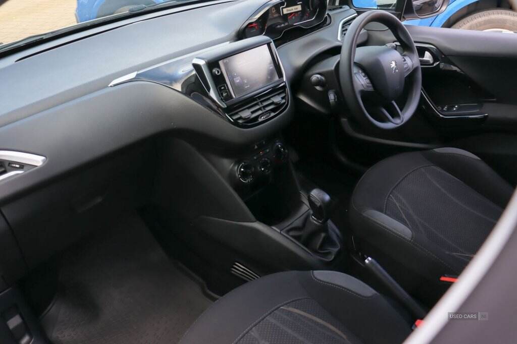 Nov 2014 Peugeot 208 1.0 VTi Active 5dr