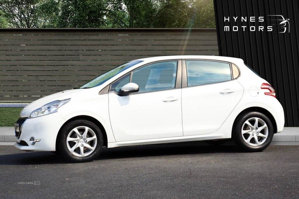 Nov 2014 Peugeot 208 1.0 VTi Active 5dr