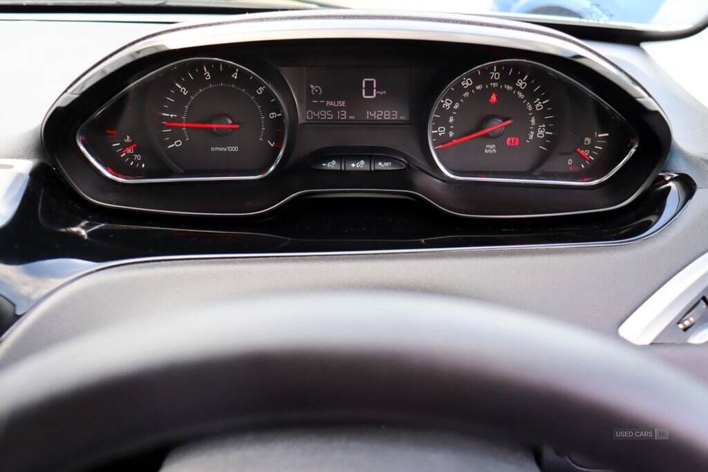 Nov 2014 Peugeot 208 1.0 VTi Active 5dr