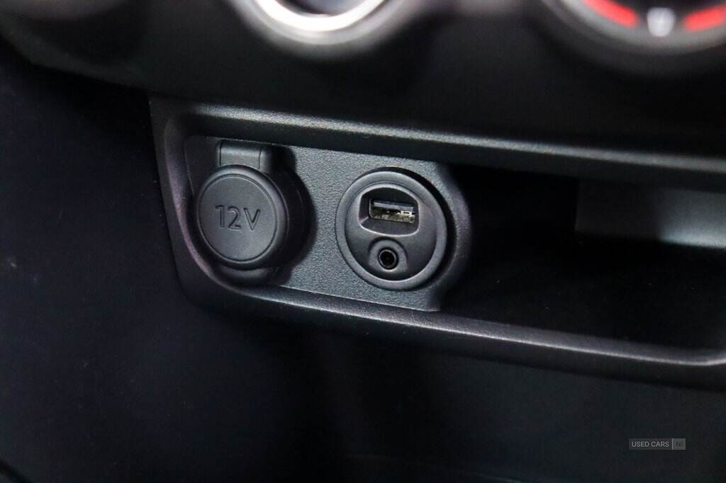 Nov 2014 Peugeot 208 1.0 VTi Active 5dr