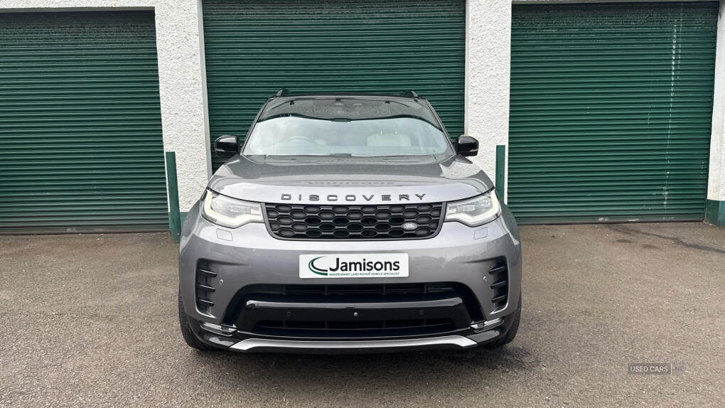 May 2021 Land Rover Discovery 3.0 D300 R-Dynamic SE 5dr Auto
