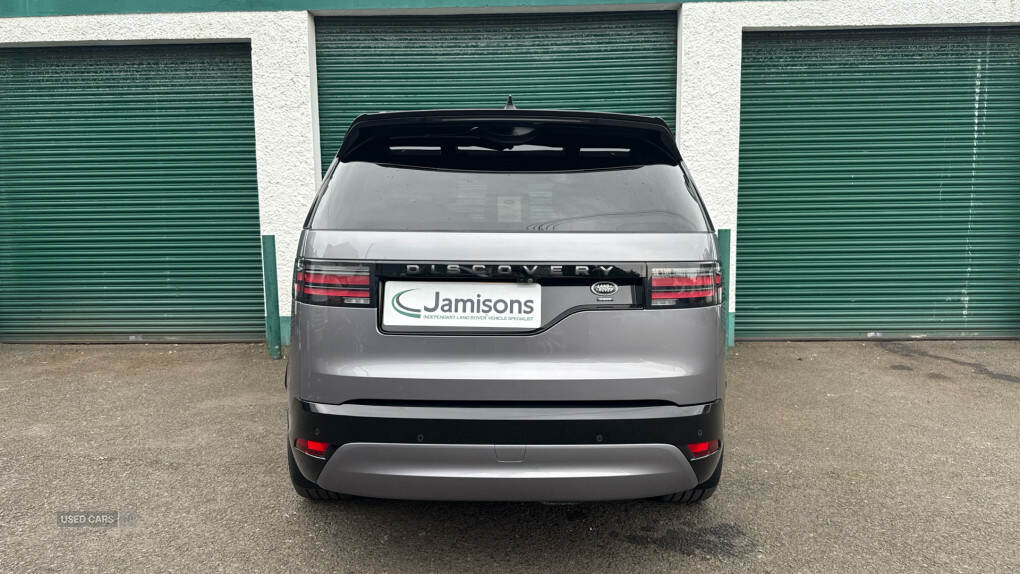 May 2021 Land Rover Discovery 3.0 D300 R-Dynamic SE 5dr Auto