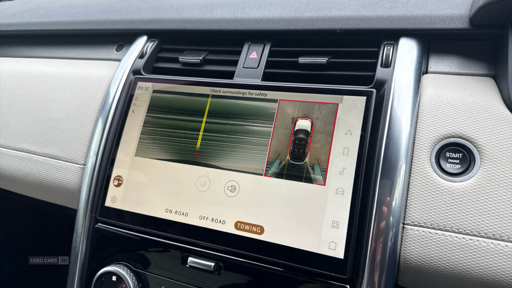 May 2021 Land Rover Discovery 3.0 D300 R-Dynamic SE 5dr Auto