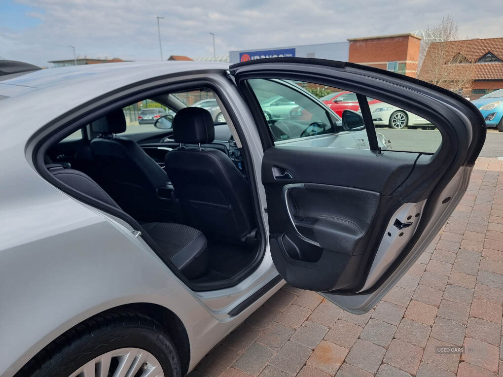 Sep 2015 Vauxhall Insignia 1.6 CDTi ecoFLEX Tech Line 5dr [Start Stop]