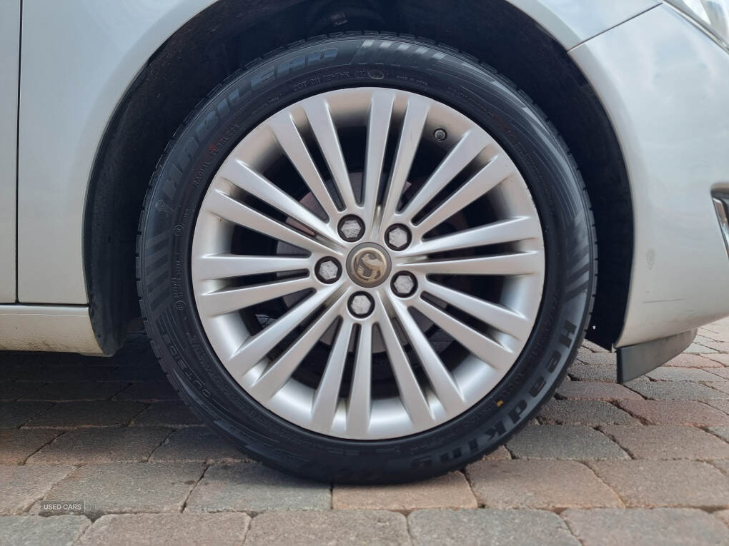 Sep 2015 Vauxhall Insignia 1.6 CDTi ecoFLEX Tech Line 5dr [Start Stop]