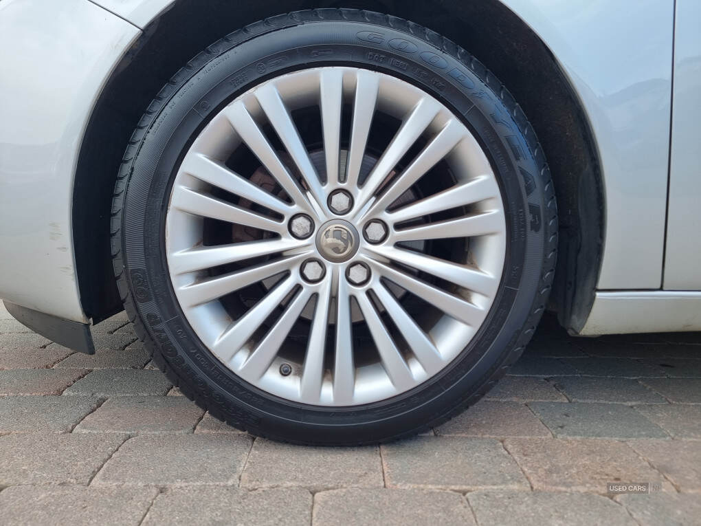 Sep 2015 Vauxhall Insignia 1.6 CDTi ecoFLEX Tech Line 5dr [Start Stop]