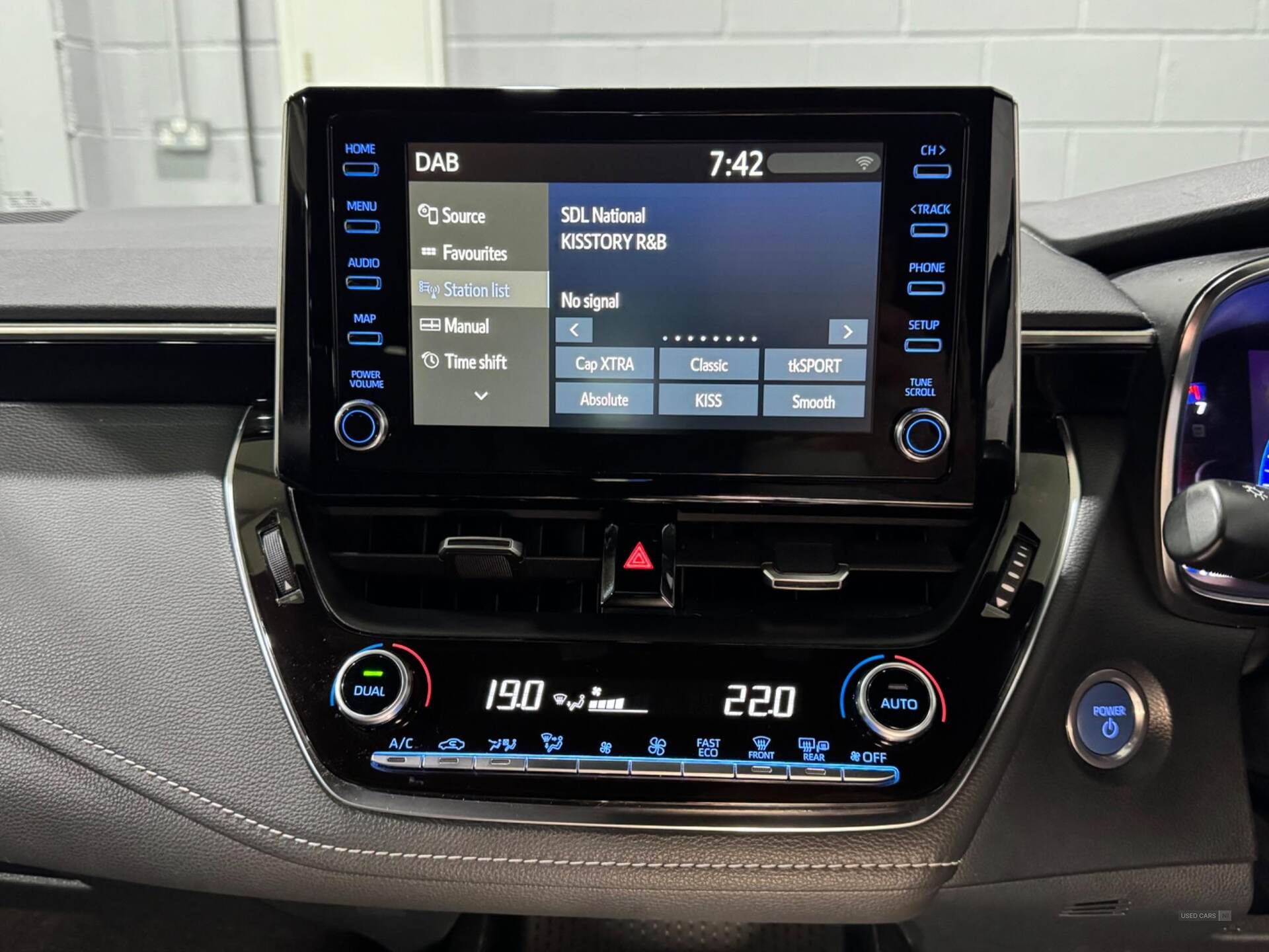 Nov 2021 Toyota Corolla 1.8 VVT-i Hybrid Icon 5dr CVT