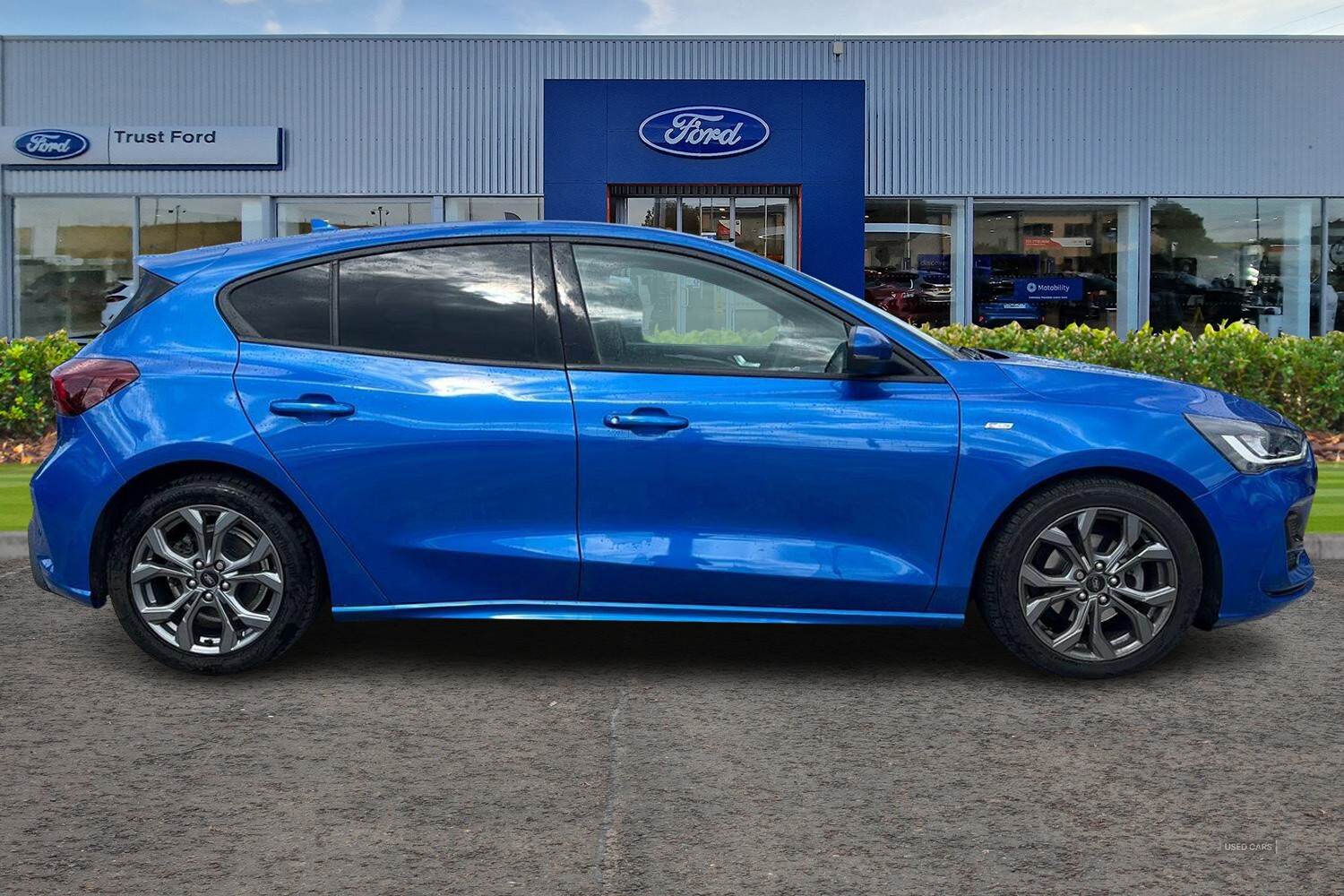 Dec 2023 Ford Focus 1.0 EcoBoost Hybrid mHEV ST-Line 5dr