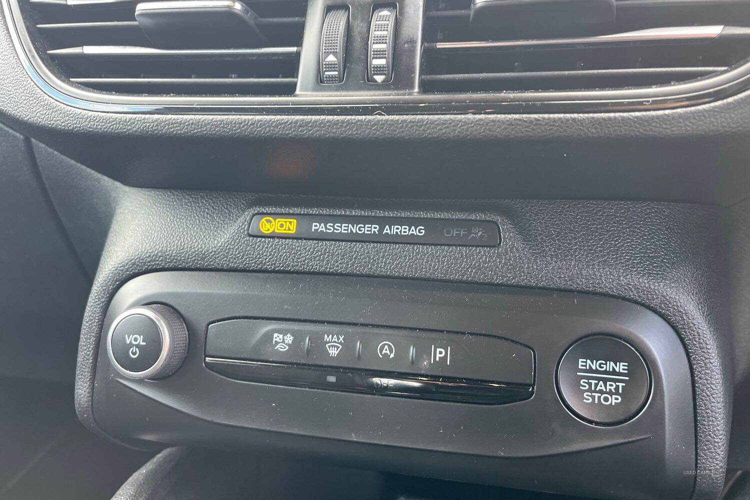 Dec 2023 Ford Focus 1.0 EcoBoost Hybrid mHEV ST-Line 5dr