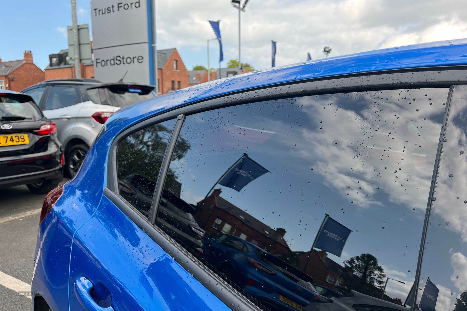 Dec 2023 Ford Focus 1.0 EcoBoost Hybrid mHEV ST-Line 5dr