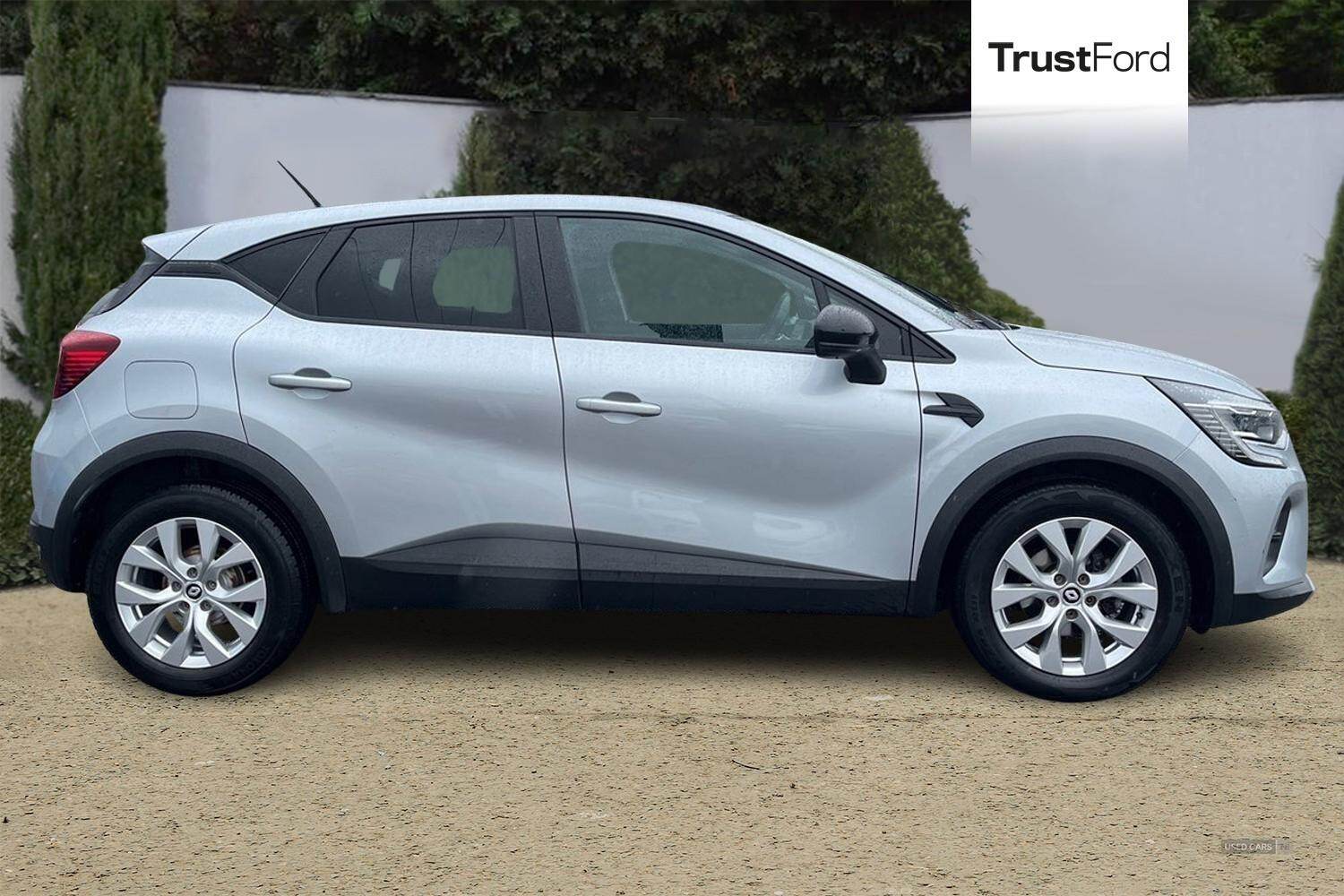 Feb 2022 Renault Captur 1.3 TCE 140 Iconic 5dr EDC