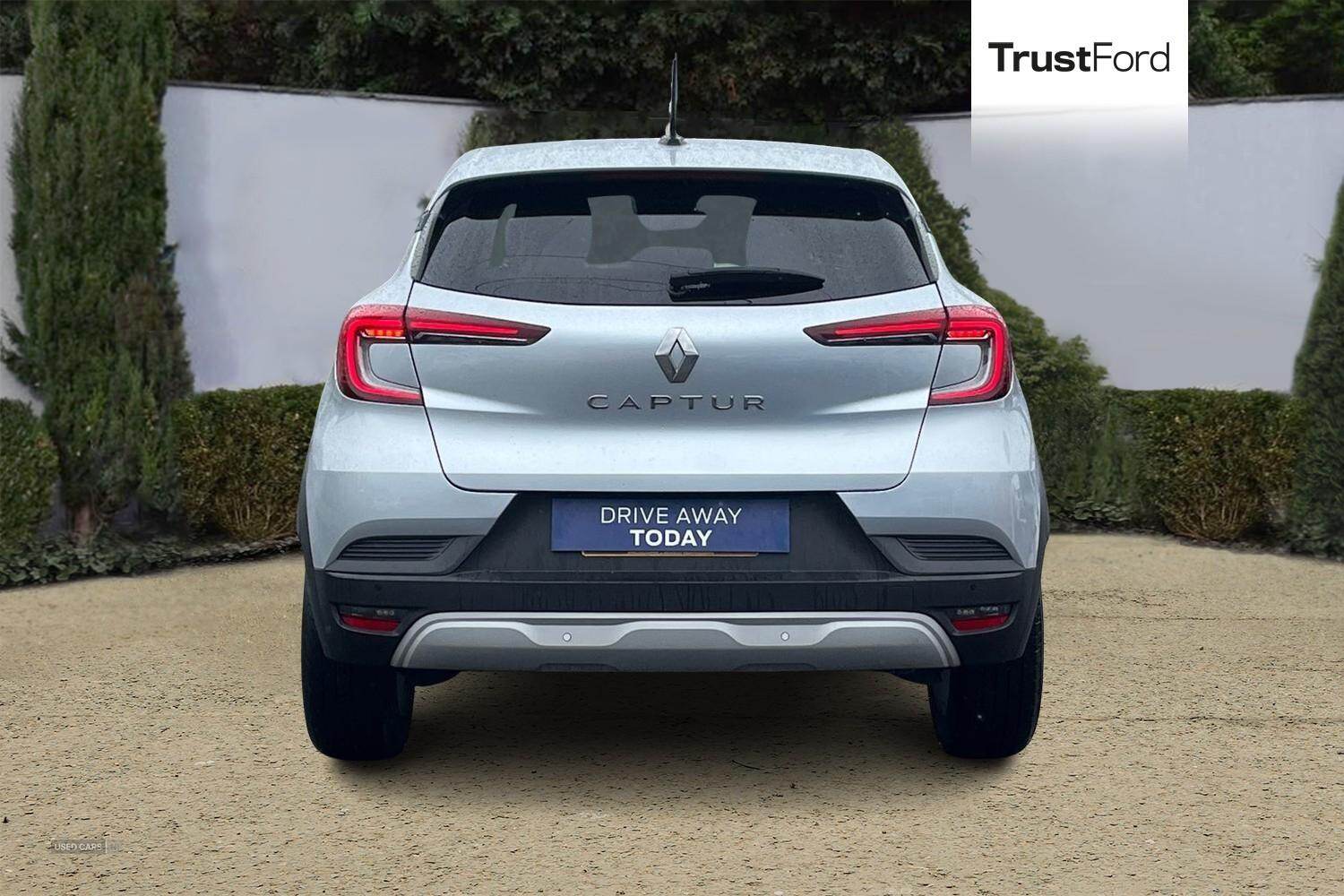 Feb 2022 Renault Captur 1.3 TCE 140 Iconic 5dr EDC
