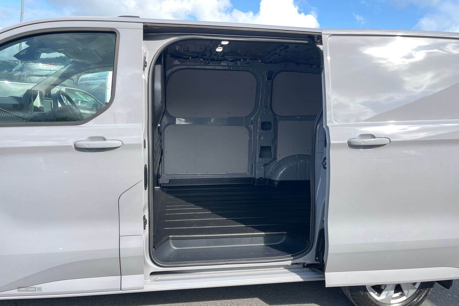 Sep 2024 Ford Transit Custom 2.0 EcoBlue 136ps H1 Van Limited Auto