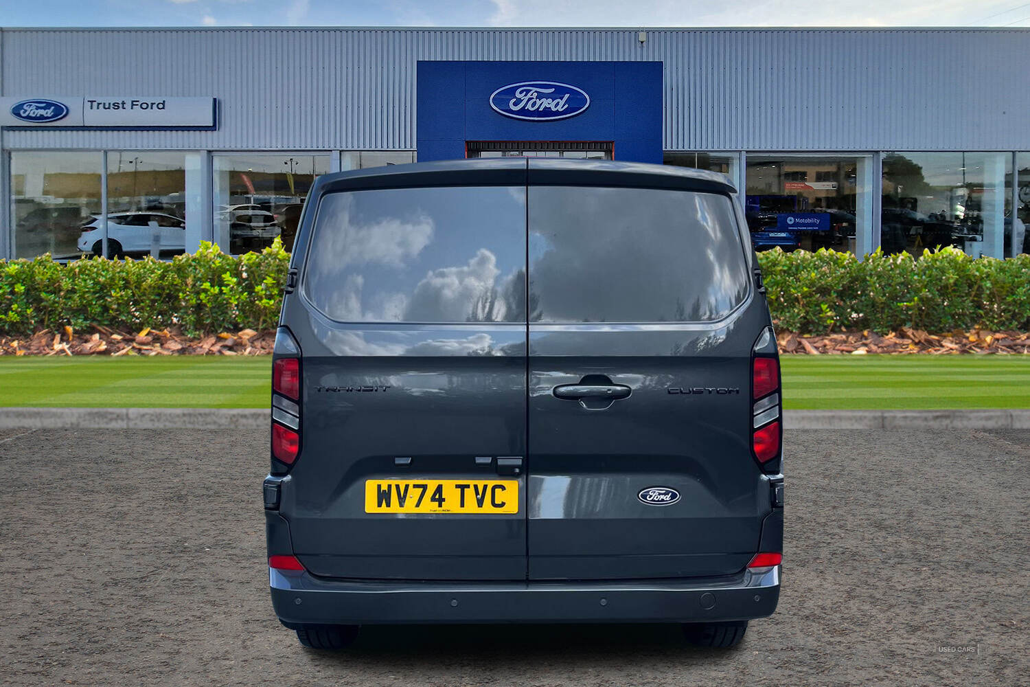 Oct 2024 Ford Transit Custom 2.0 EcoBlue 136ps H1 Van Limited Auto