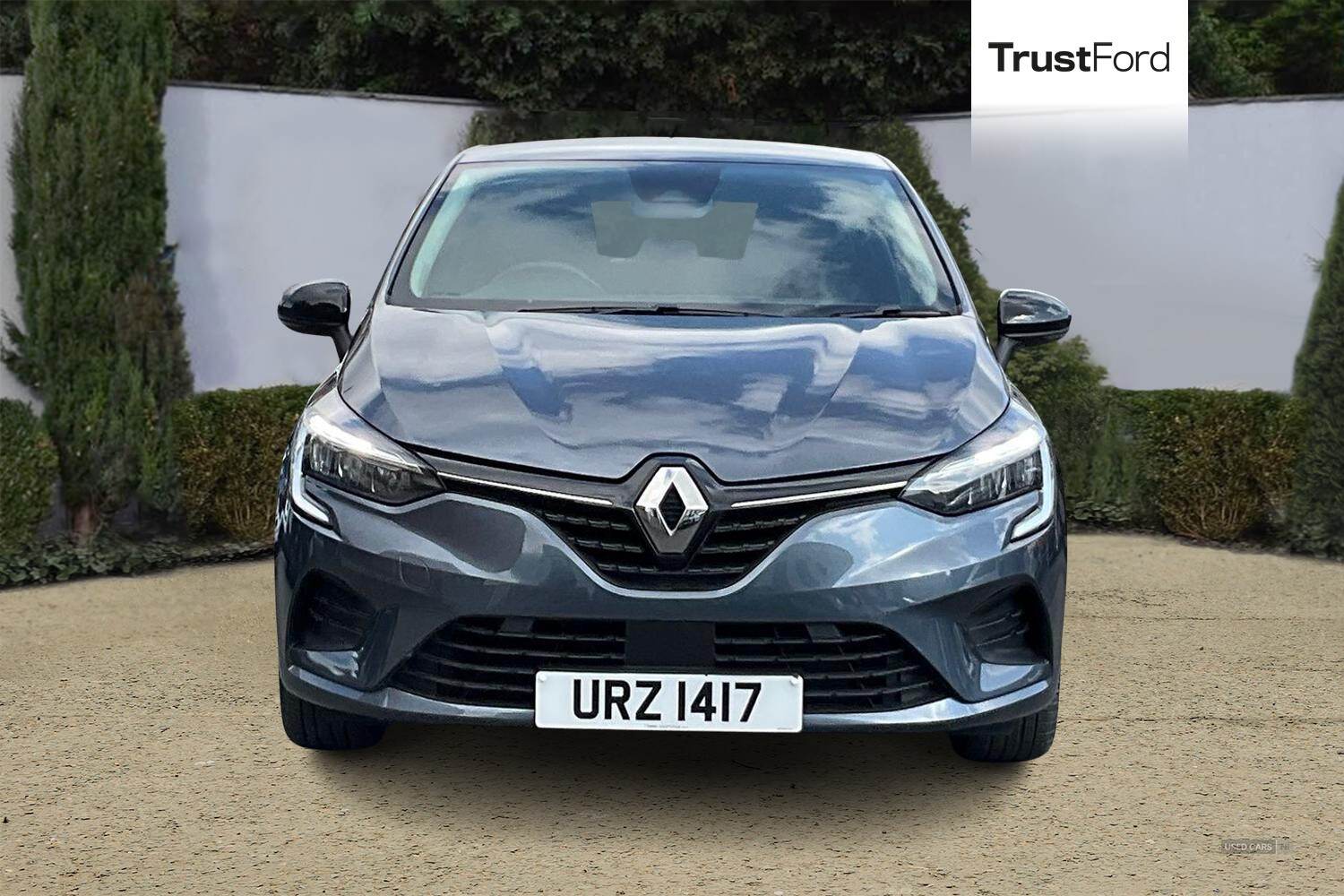 Sep 2022 Renault Clio 1.6 E-TECH full hybrid 145 Evolution 5dr Auto