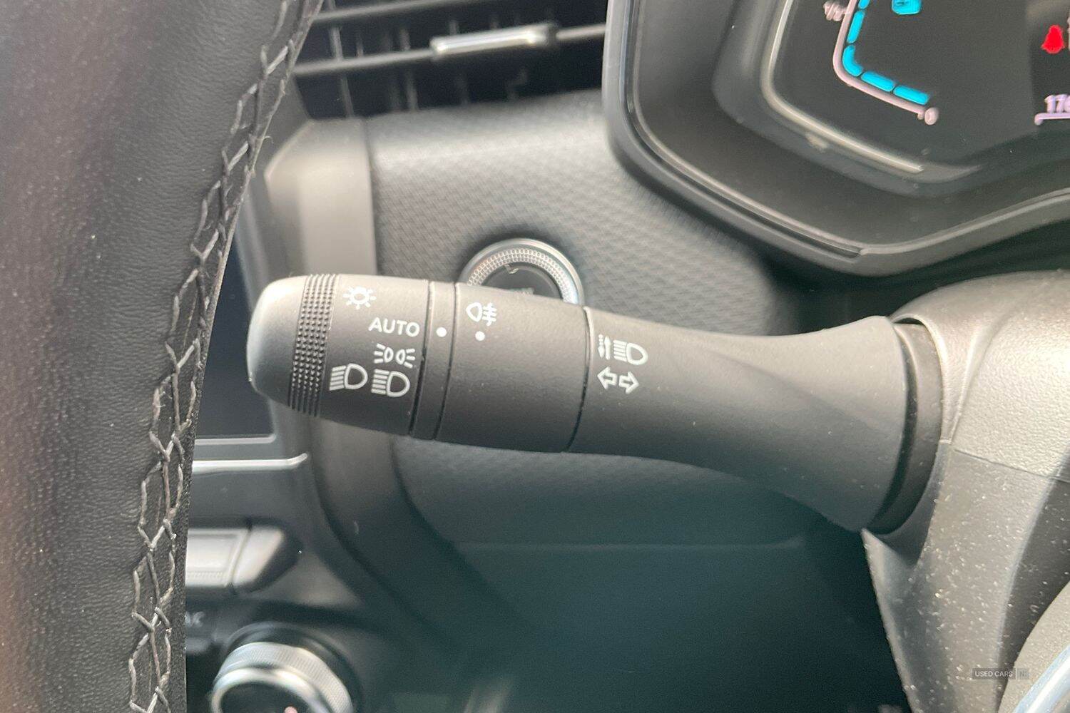 Sep 2022 Renault Clio 1.6 E-TECH full hybrid 145 Evolution 5dr Auto