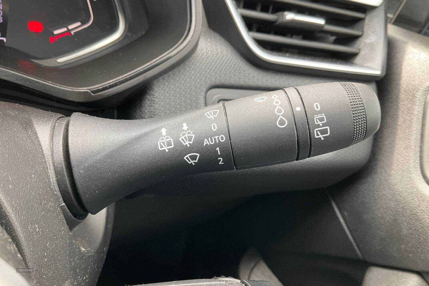 Sep 2022 Renault Clio 1.6 E-TECH full hybrid 145 Evolution 5dr Auto