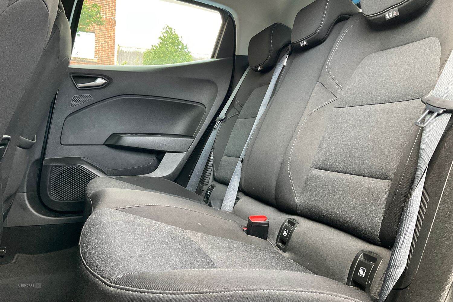 Sep 2022 Renault Clio 1.6 E-TECH full hybrid 145 Evolution 5dr Auto