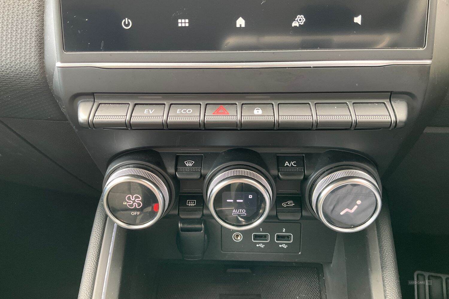 Sep 2022 Renault Clio 1.6 E-TECH full hybrid 145 Evolution 5dr Auto