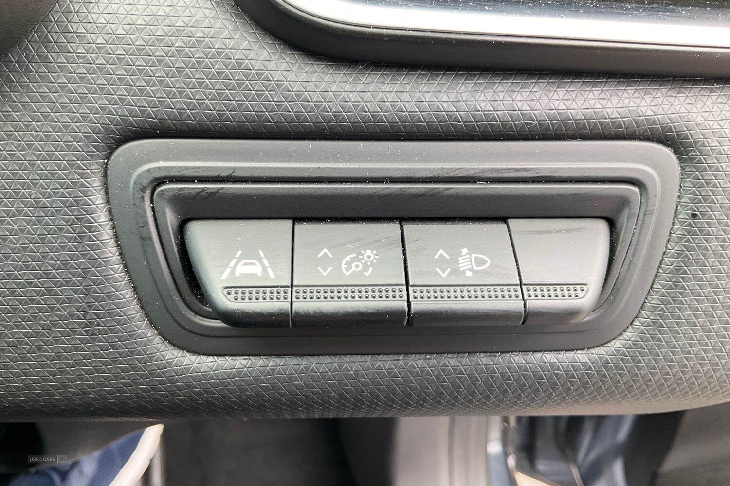 Sep 2022 Renault Clio 1.6 E-TECH full hybrid 145 Evolution 5dr Auto