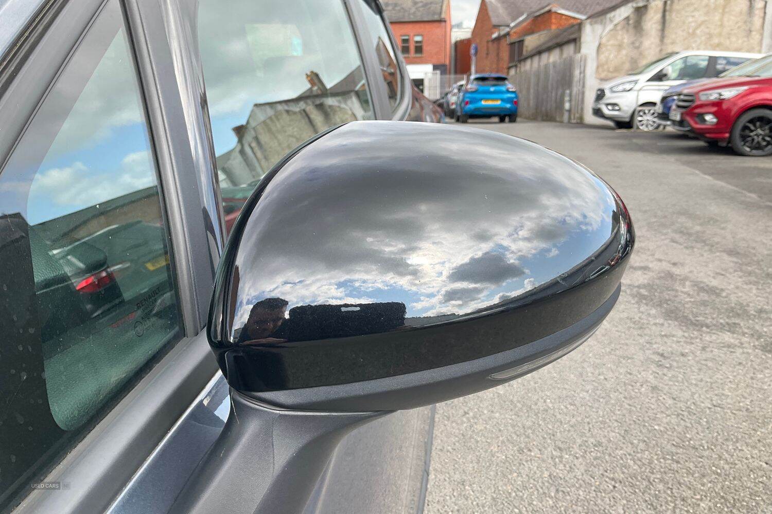Sep 2022 Renault Clio 1.6 E-TECH full hybrid 145 Evolution 5dr Auto