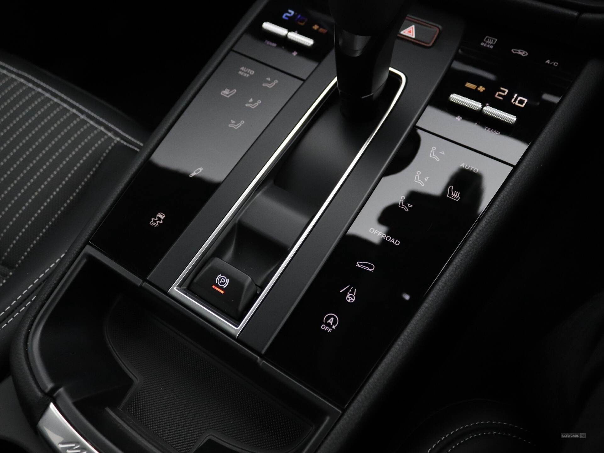Mar 2024 Porsche Macan T 5dr PDK