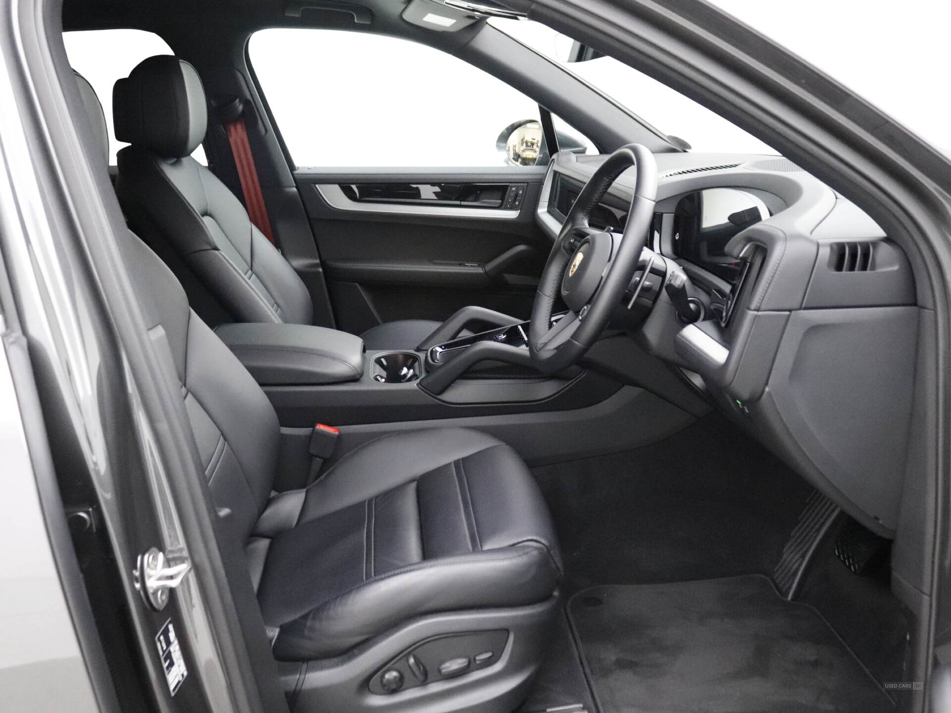 Dec 2023 Porsche Cayenne 5dr Tiptronic S