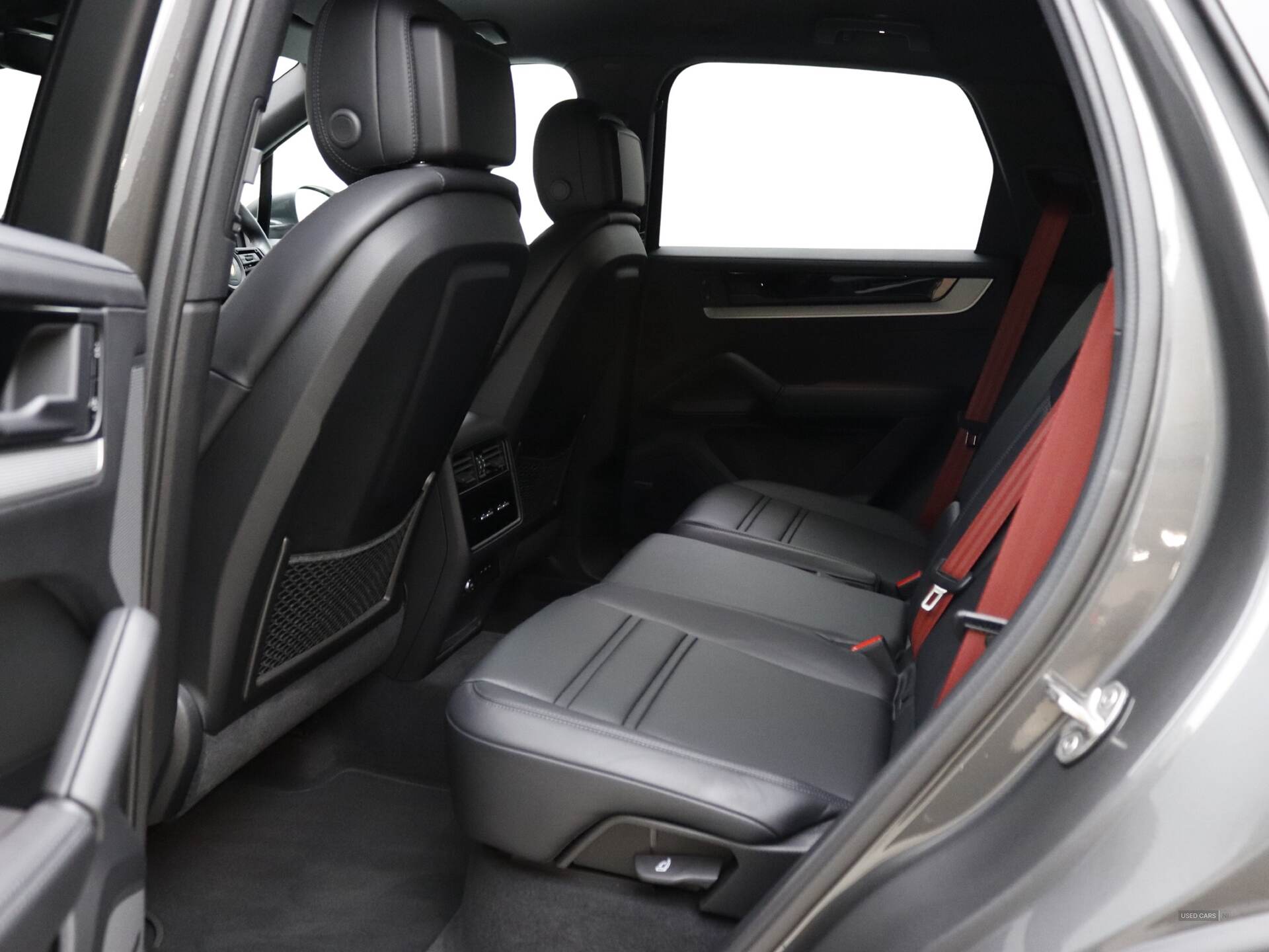 Dec 2023 Porsche Cayenne 5dr Tiptronic S