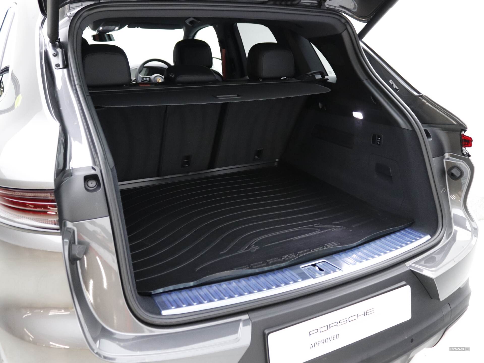 Dec 2023 Porsche Cayenne 5dr Tiptronic S
