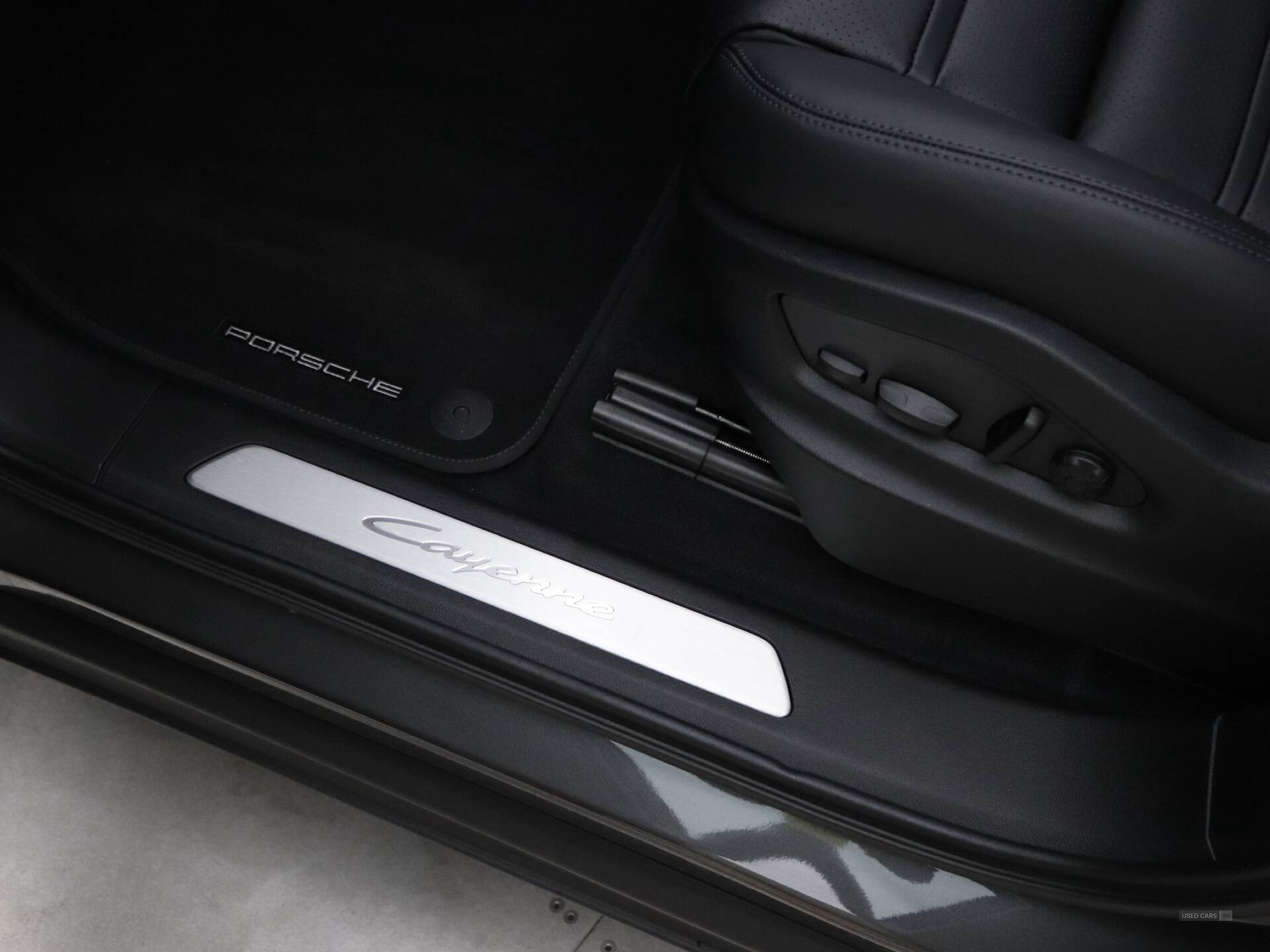 Dec 2023 Porsche Cayenne 5dr Tiptronic S