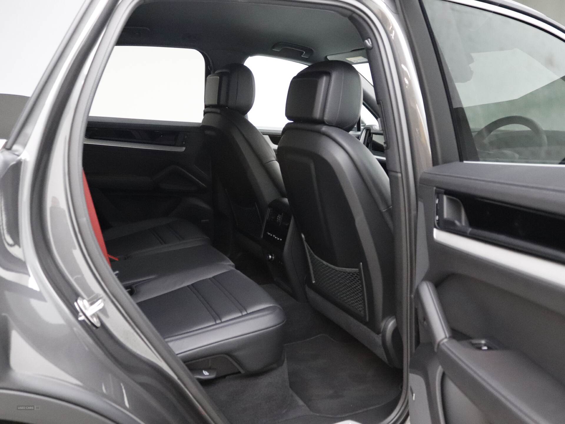 Dec 2023 Porsche Cayenne 5dr Tiptronic S