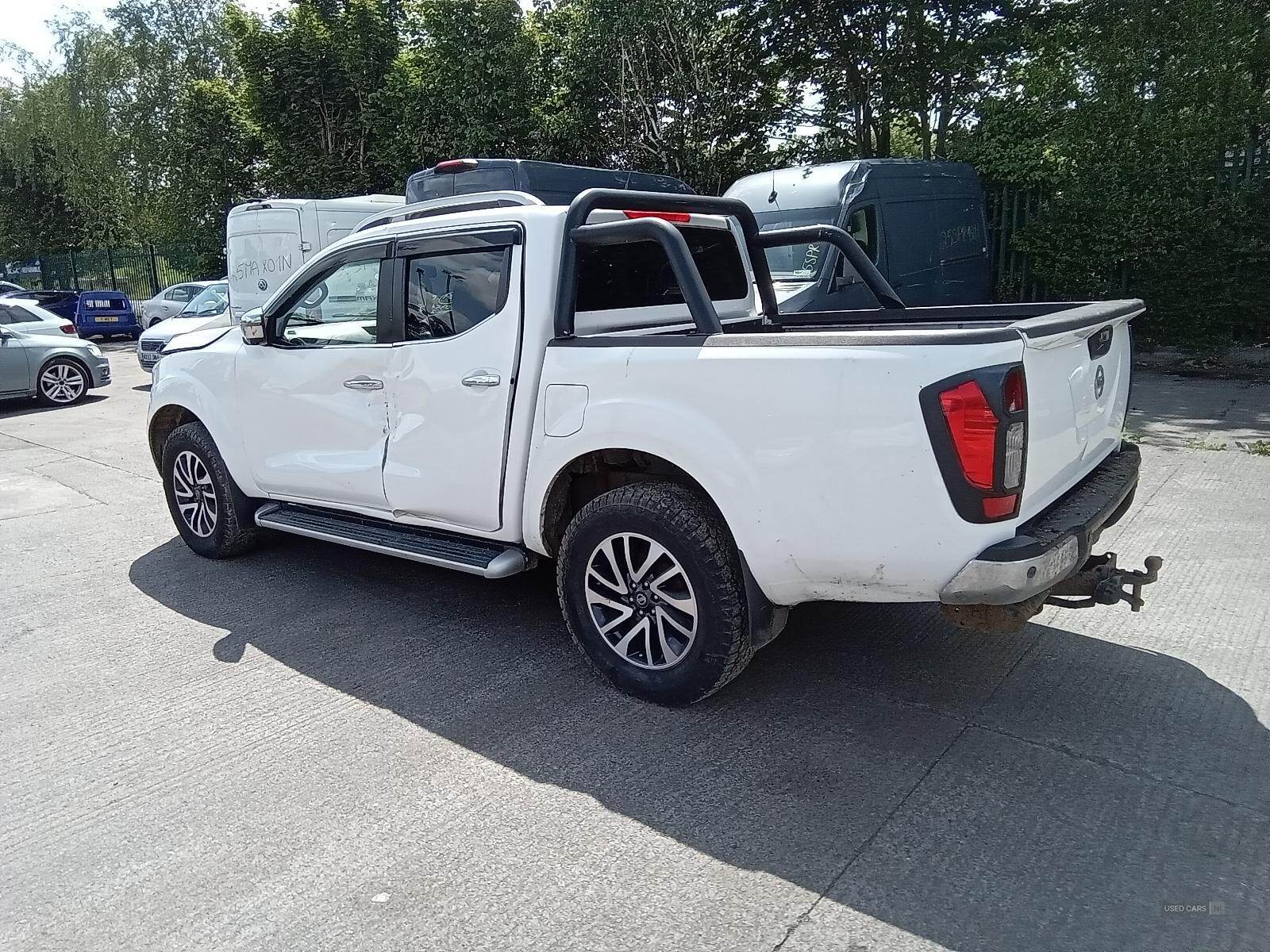 Jun 2016 Nissan NP300 Double Cab Pick Up Tekna 2.3dCi 190 4WD Auto