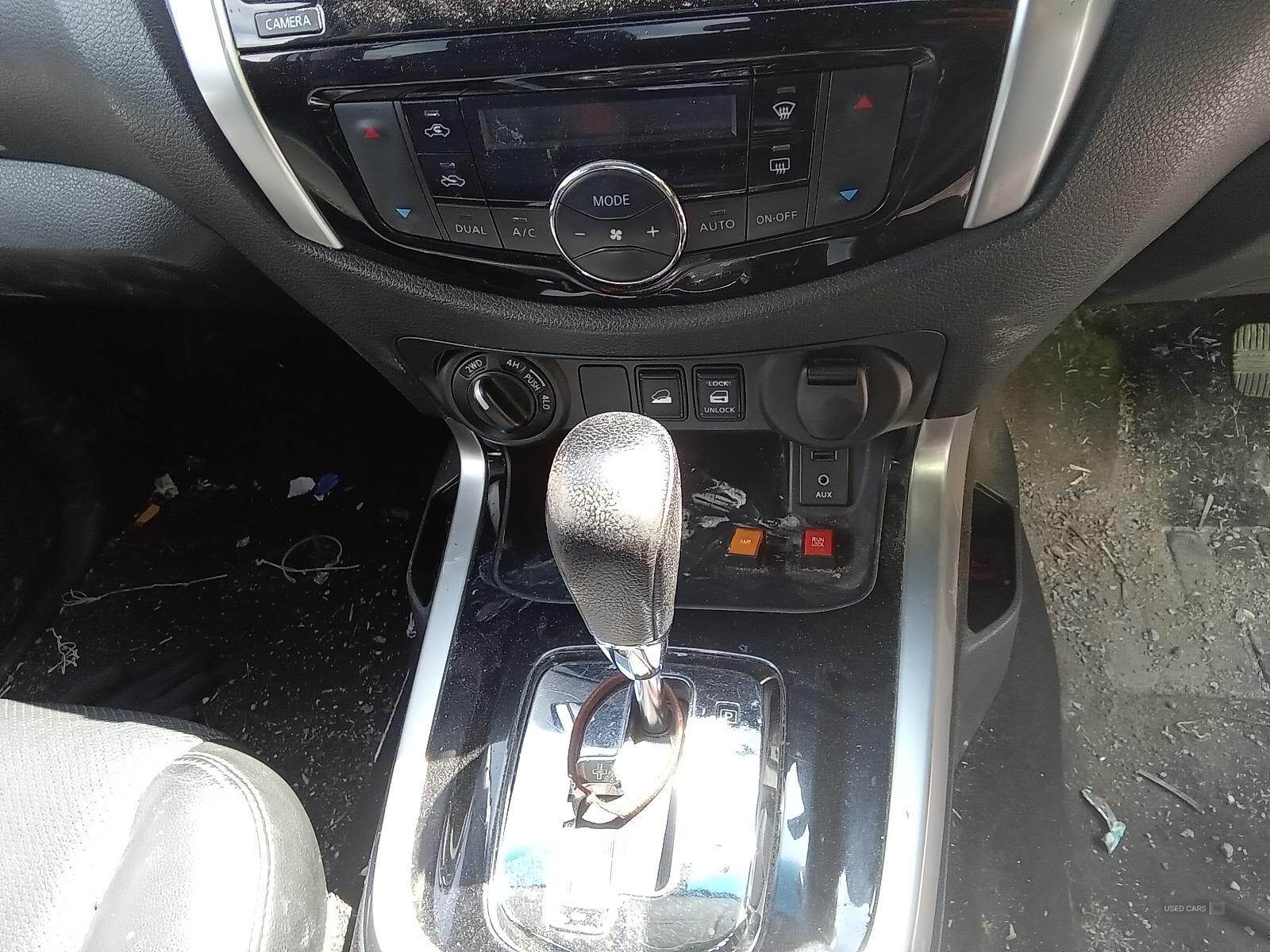 Jun 2016 Nissan NP300 Double Cab Pick Up Tekna 2.3dCi 190 4WD Auto