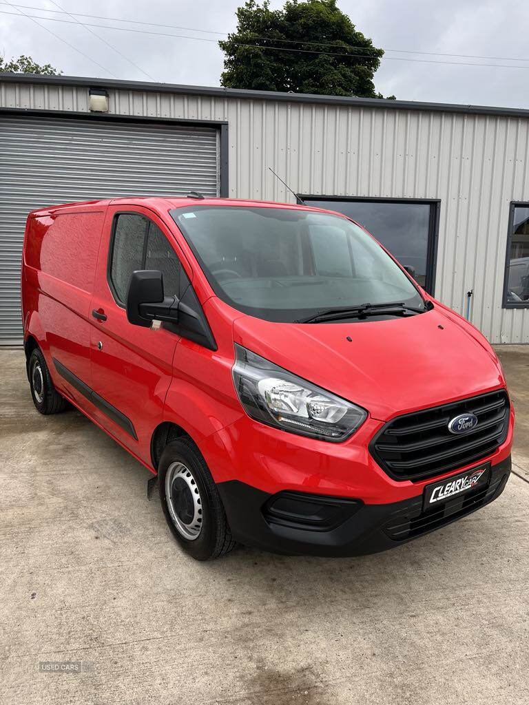 Oct 2019 Ford Transit Custom 2.0 EcoBlue 105ps Low Roof Leader Van