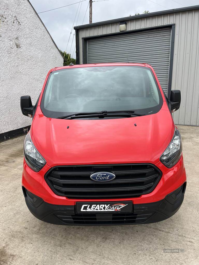 Oct 2019 Ford Transit Custom 2.0 EcoBlue 105ps Low Roof Leader Van