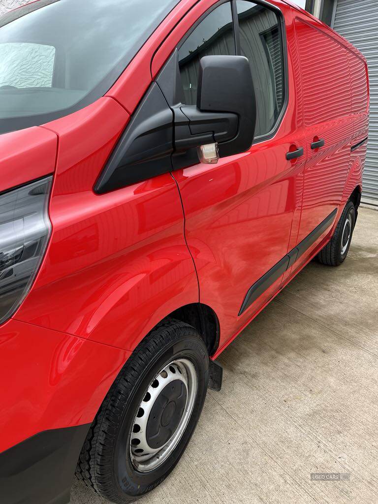 Oct 2019 Ford Transit Custom 2.0 EcoBlue 105ps Low Roof Leader Van
