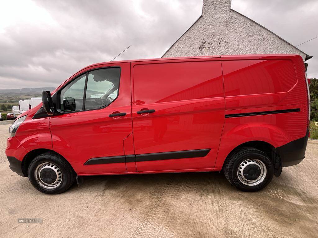 Oct 2019 Ford Transit Custom 2.0 EcoBlue 105ps Low Roof Leader Van