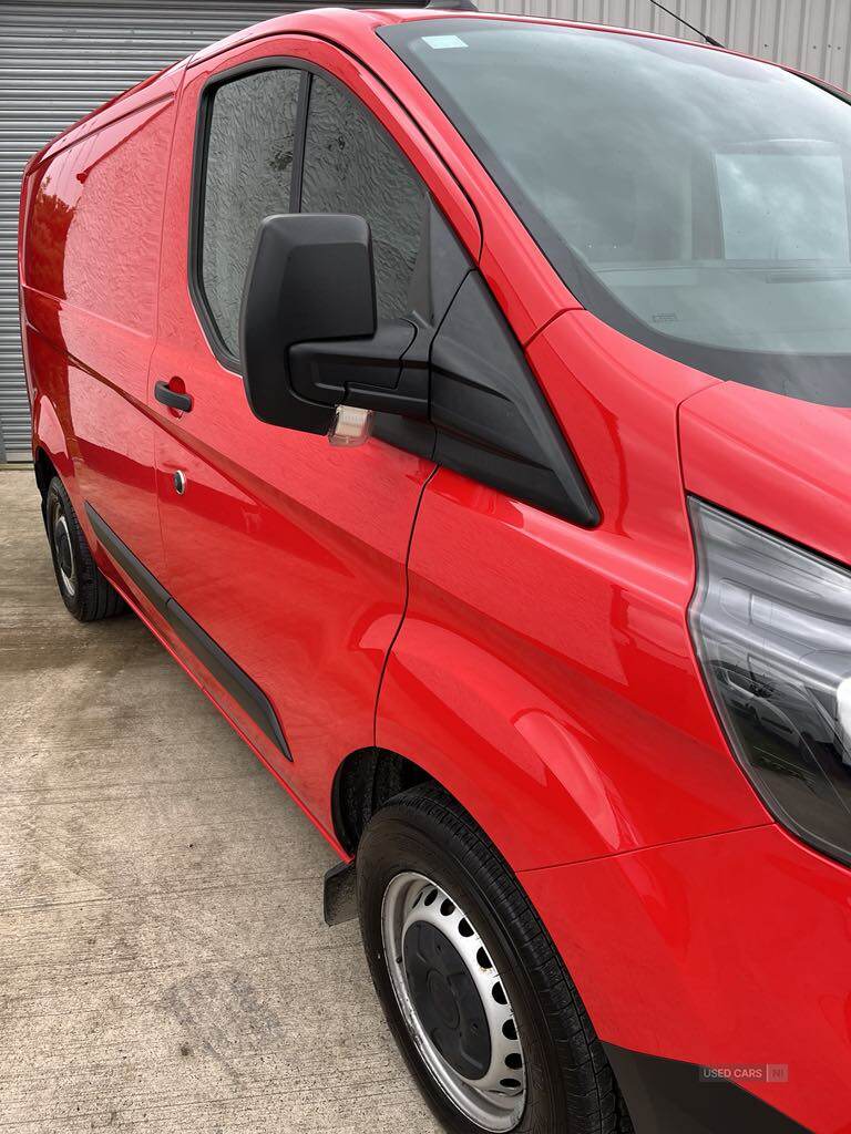 Oct 2019 Ford Transit Custom 2.0 EcoBlue 105ps Low Roof Leader Van